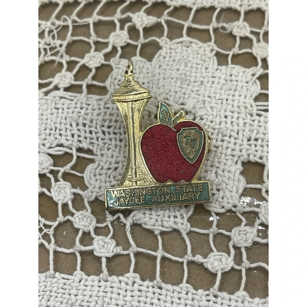 Jaycees Washington State Auxiliary '77 Hat Lapel Jacket Pin Pinback‎